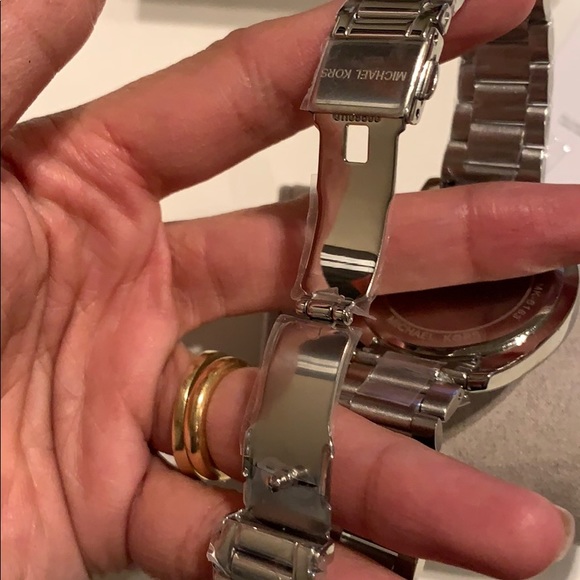 Michael Kors Kacie Silver Dial Stainless Watch - Picture 5 of 5